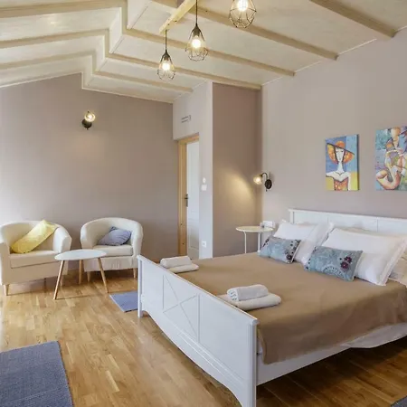 ゲストハウス Mardesic 4*