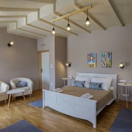 Mardesic コミジャ