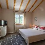 بيت ضيافة Mardesic